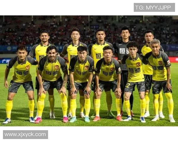 赛后分析:上海足球队与北京足球队在比赛中的速度对比与战术探讨 赛后分析:上海足球队与北京足球队在比赛中的速度对比与战术探讨